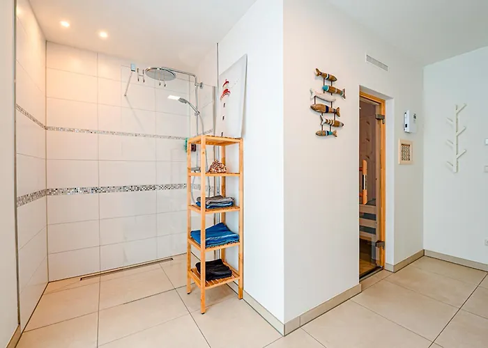 Schwalbennest, Nr 49 別荘